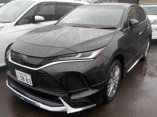 2022 Toyota Harrier — view 1