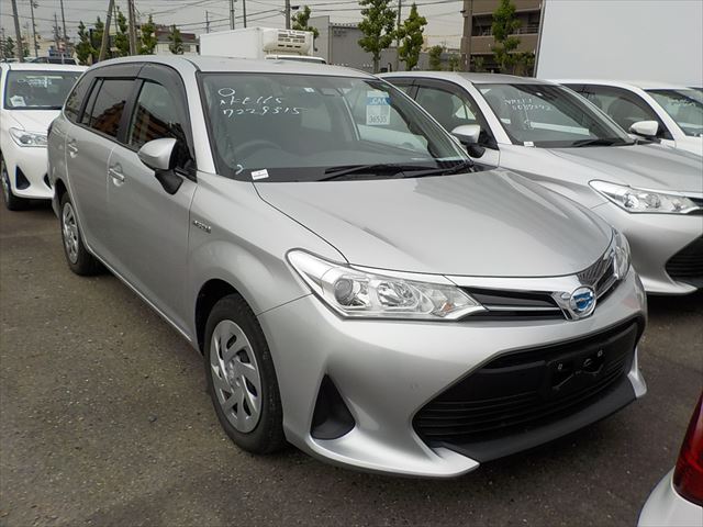 2020 Toyota Corolla Fielder — view 1