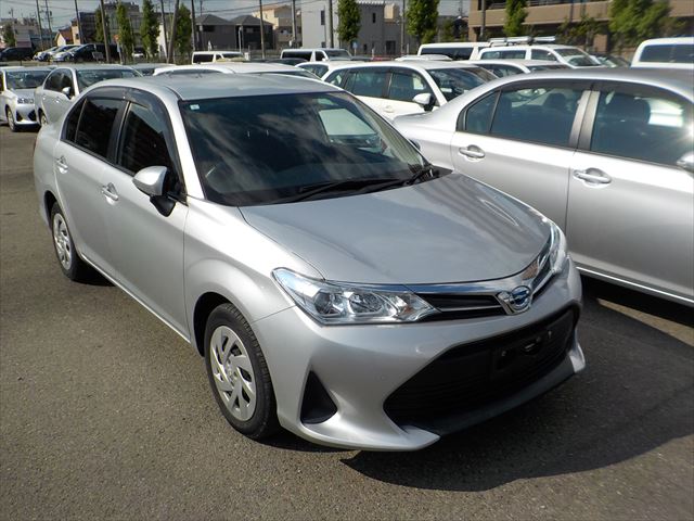 2021 Toyota Corolla Axio — view 1