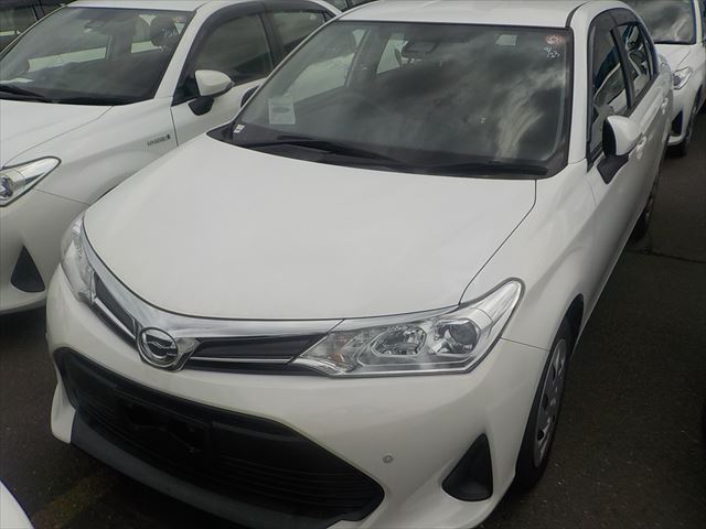 2019 Toyota Corolla Axio — view 1