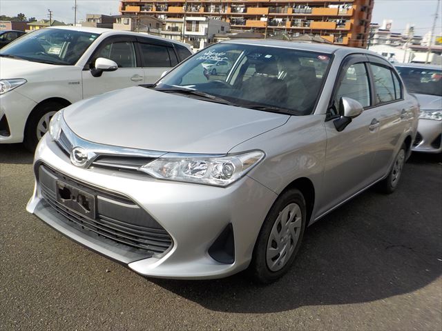2019 Toyota Corolla Axio — view 1