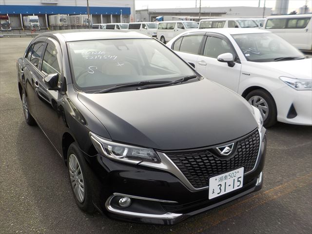 2019 Toyota Allion — view 1